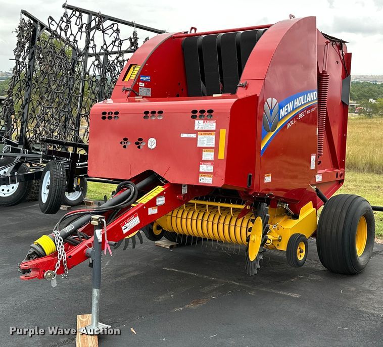 image for item OG9234 2021 New Holland  Roll Belt 450 round baler