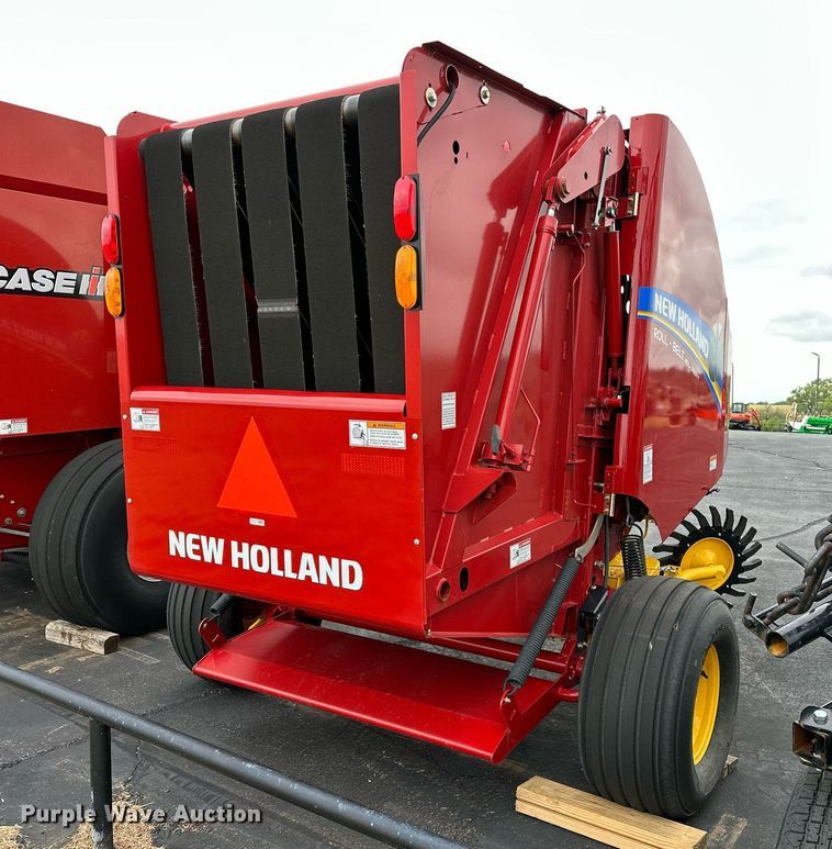 image for item OG9234 2021 New Holland  Roll Belt 450 round baler