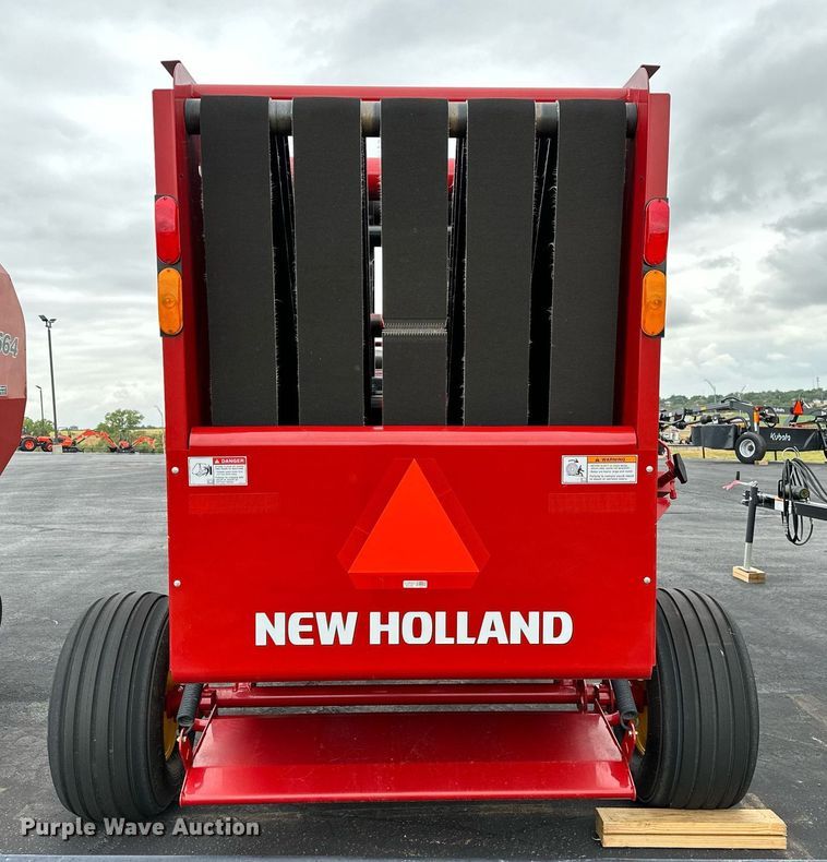 image for item OG9234 2021 New Holland  Roll Belt 450 round baler