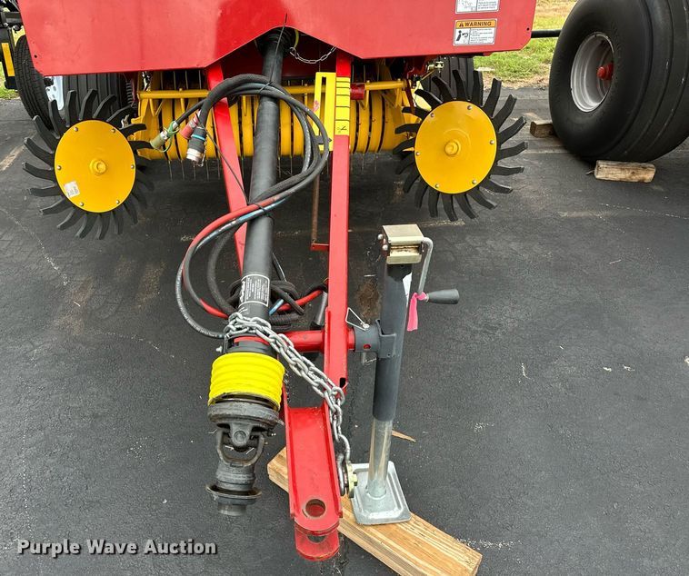 image for item OG9234 2021 New Holland  Roll Belt 450 round baler