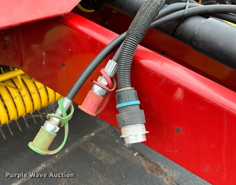 image for item OG9234 2021 New Holland  Roll Belt 450 round baler