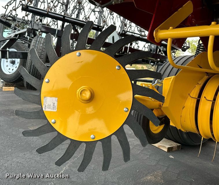 image for item OG9234 2021 New Holland  Roll Belt 450 round baler