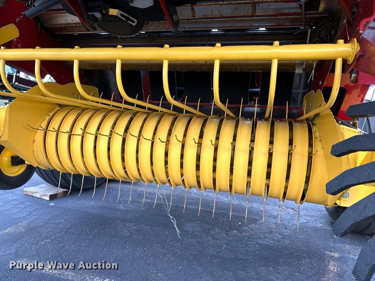 image for item OG9234 2021 New Holland  Roll Belt 450 round baler