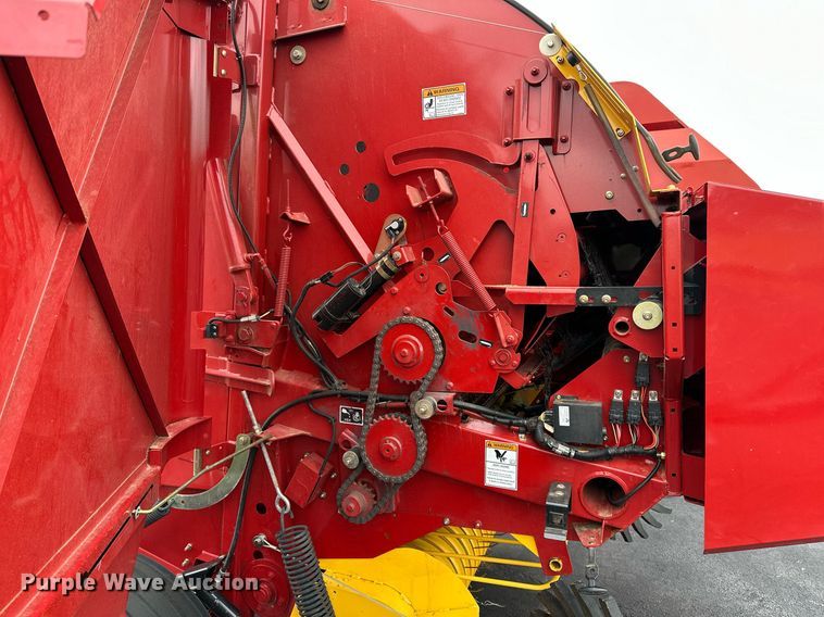 image for item OG9234 2021 New Holland  Roll Belt 450 round baler