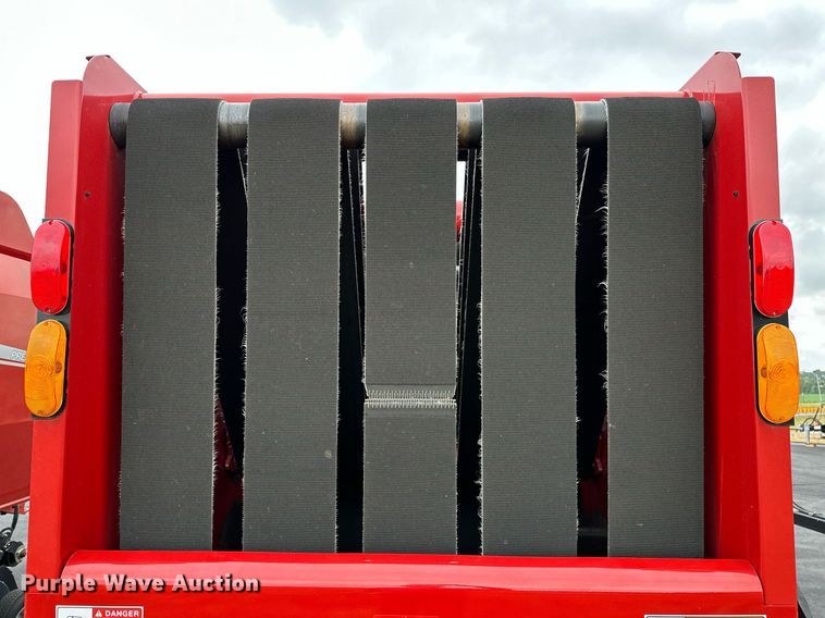 image for item OG9234 2021 New Holland  Roll Belt 450 round baler