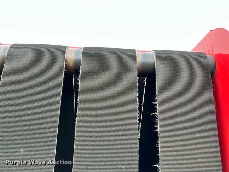 image for item OG9234 2021 New Holland  Roll Belt 450 round baler