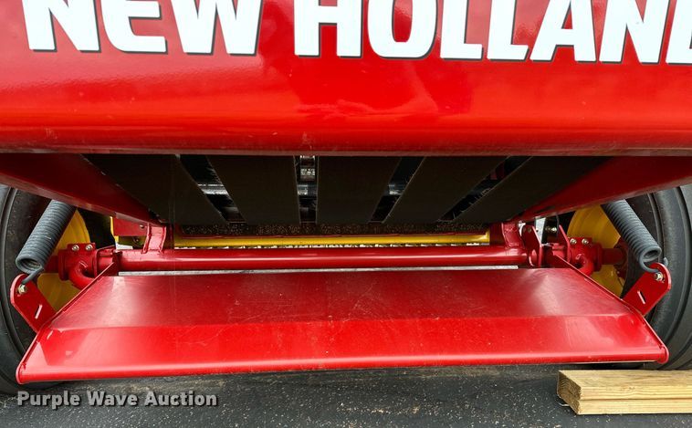 image for item OG9234 2021 New Holland  Roll Belt 450 round baler