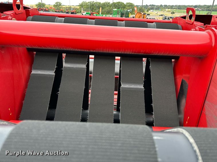 image for item OG9234 2021 New Holland  Roll Belt 450 round baler