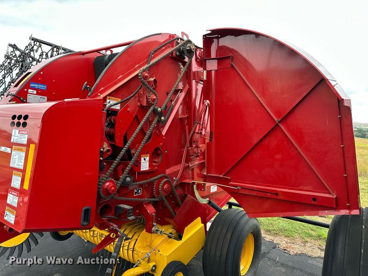 image for item OG9234 2021 New Holland  Roll Belt 450 round baler