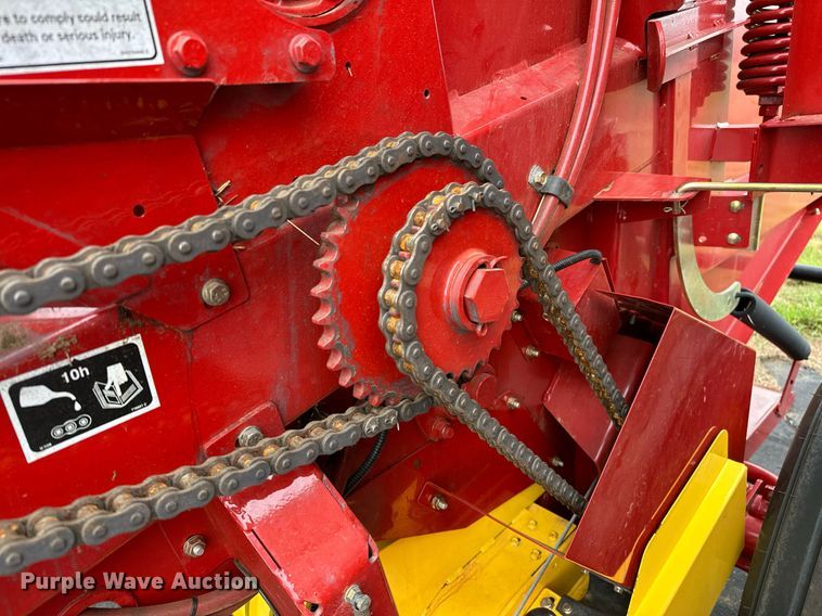 image for item OG9234 2021 New Holland  Roll Belt 450 round baler