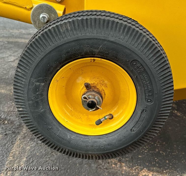 image for item OG9234 2021 New Holland  Roll Belt 450 round baler