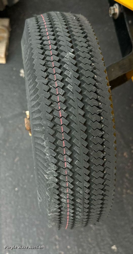 image for item OG9234 2021 New Holland  Roll Belt 450 round baler