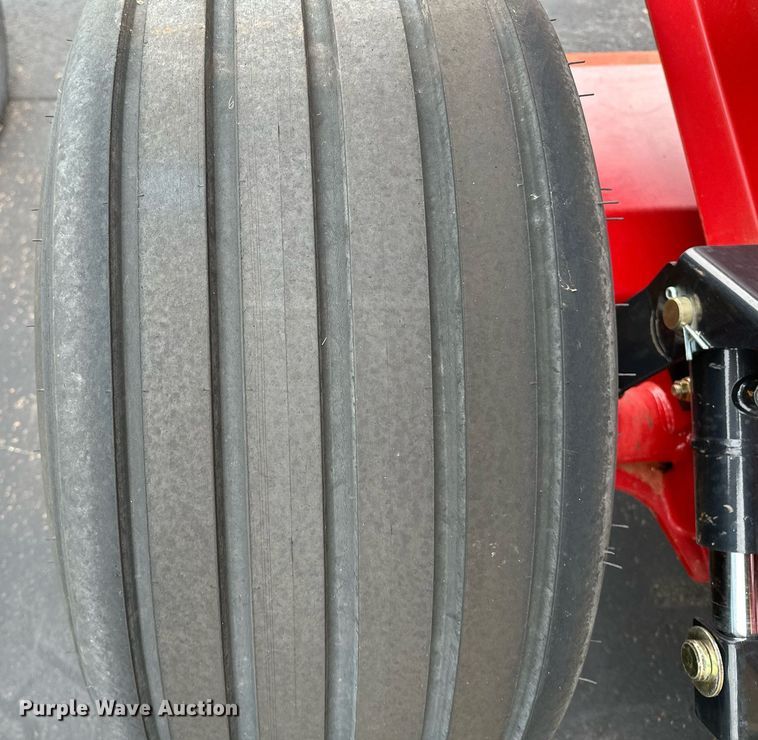 image for item OG9234 2021 New Holland  Roll Belt 450 round baler