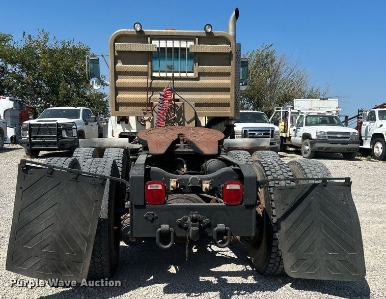 image for item DJ6311 1994 Ford LTLS9000  semi truck