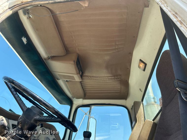 image for item DJ6311 1994 Ford LTLS9000  semi truck