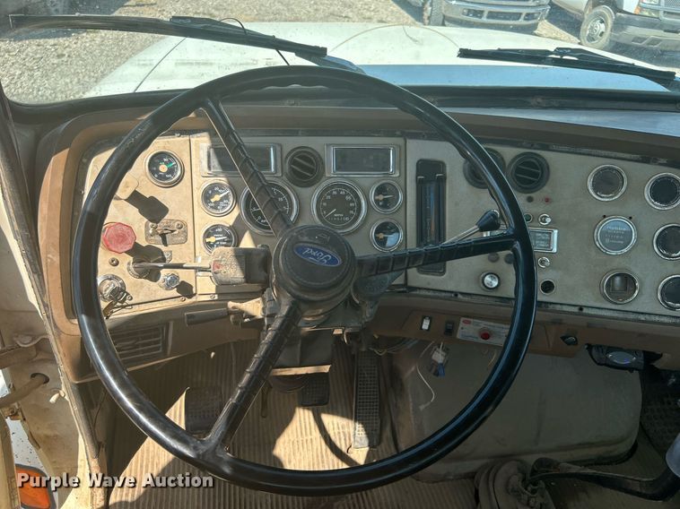 image for item DJ6311 1994 Ford LTLS9000  semi truck