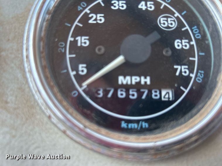 image for item DJ6311 1994 Ford LTLS9000  semi truck