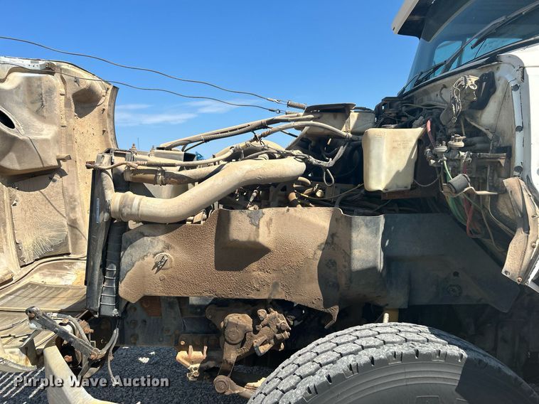 image for item DJ6311 1994 Ford LTLS9000  semi truck