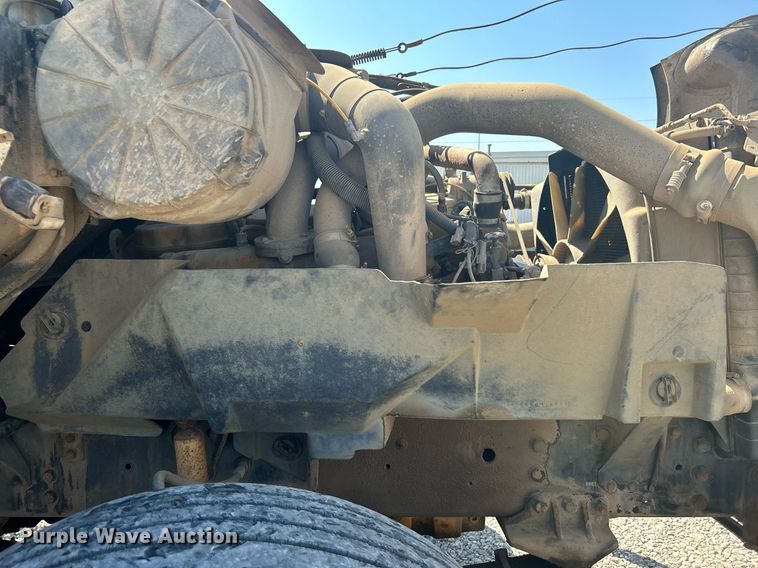 image for item DJ6311 1994 Ford LTLS9000  semi truck