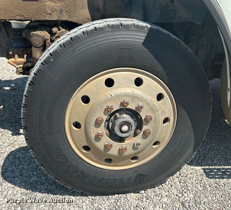 image for item DJ6311 1994 Ford LTLS9000  semi truck