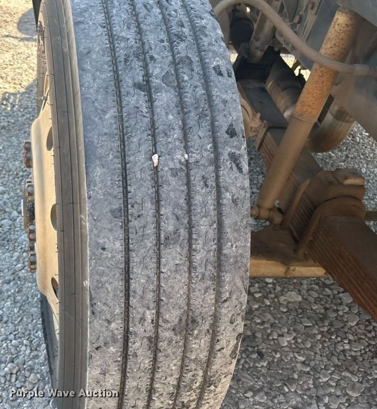 image for item DJ6311 1994 Ford LTLS9000  semi truck