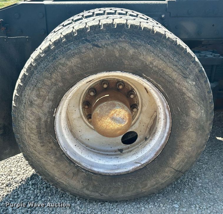 image for item DJ6311 1994 Ford LTLS9000  semi truck