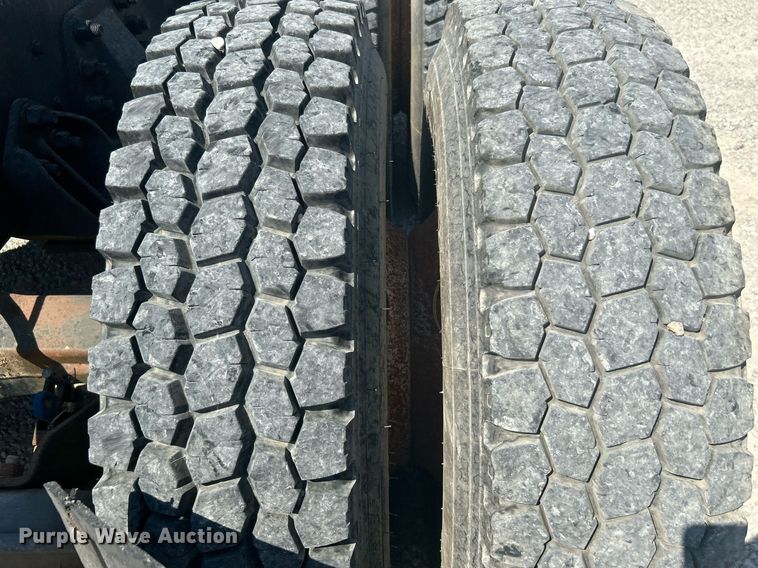 image for item DJ6311 1994 Ford LTLS9000  semi truck