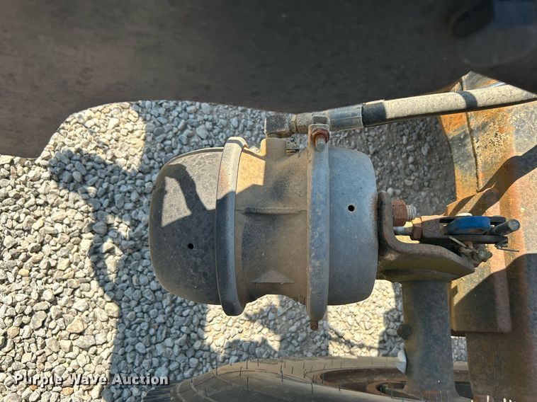 image for item DJ6311 1994 Ford LTLS9000  semi truck