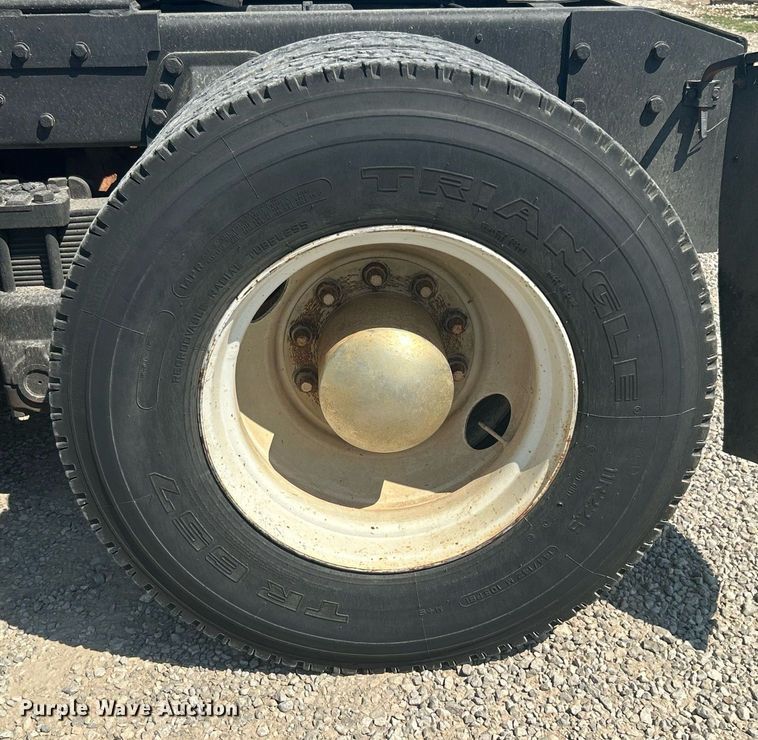 image for item DJ6311 1994 Ford LTLS9000  semi truck