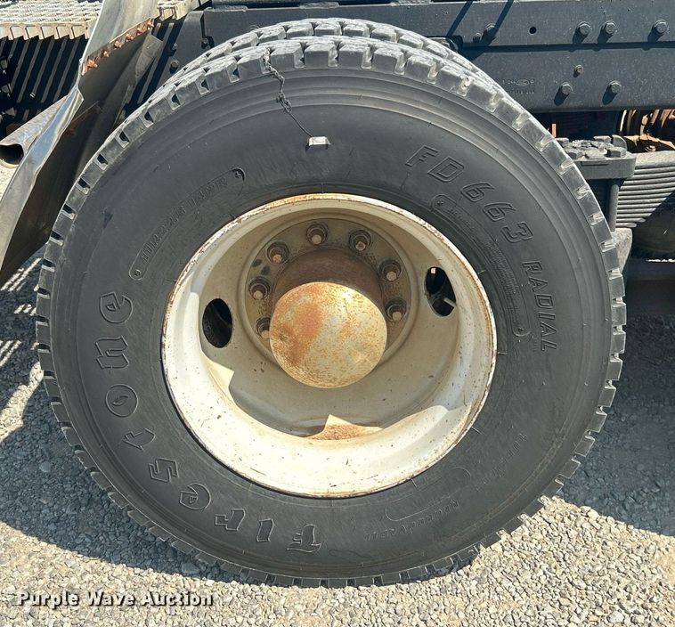 image for item DJ6311 1994 Ford LTLS9000  semi truck