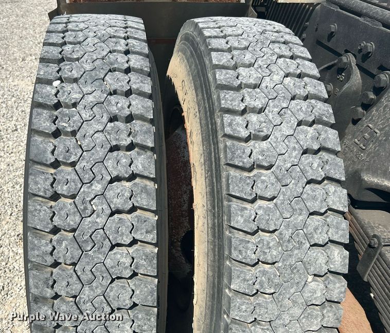 image for item DJ6311 1994 Ford LTLS9000  semi truck