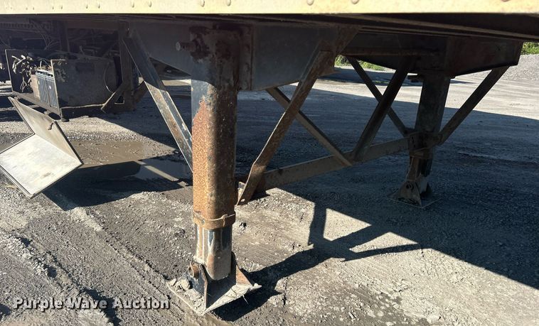 image for item DJ6326 1994 Dorsey  dry van trailer