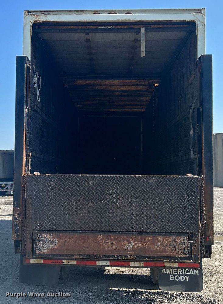 image for item DJ6327 1998 Hyundai VI2280151FJPR  dry van trailer