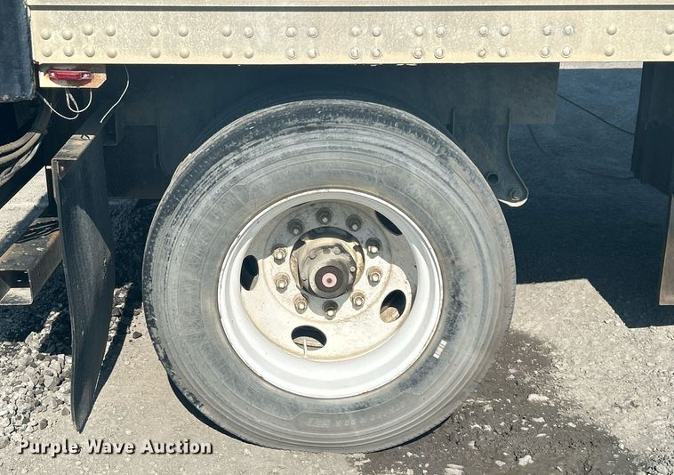 image for item DJ6327 1998 Hyundai VI2280151FJPR  dry van trailer