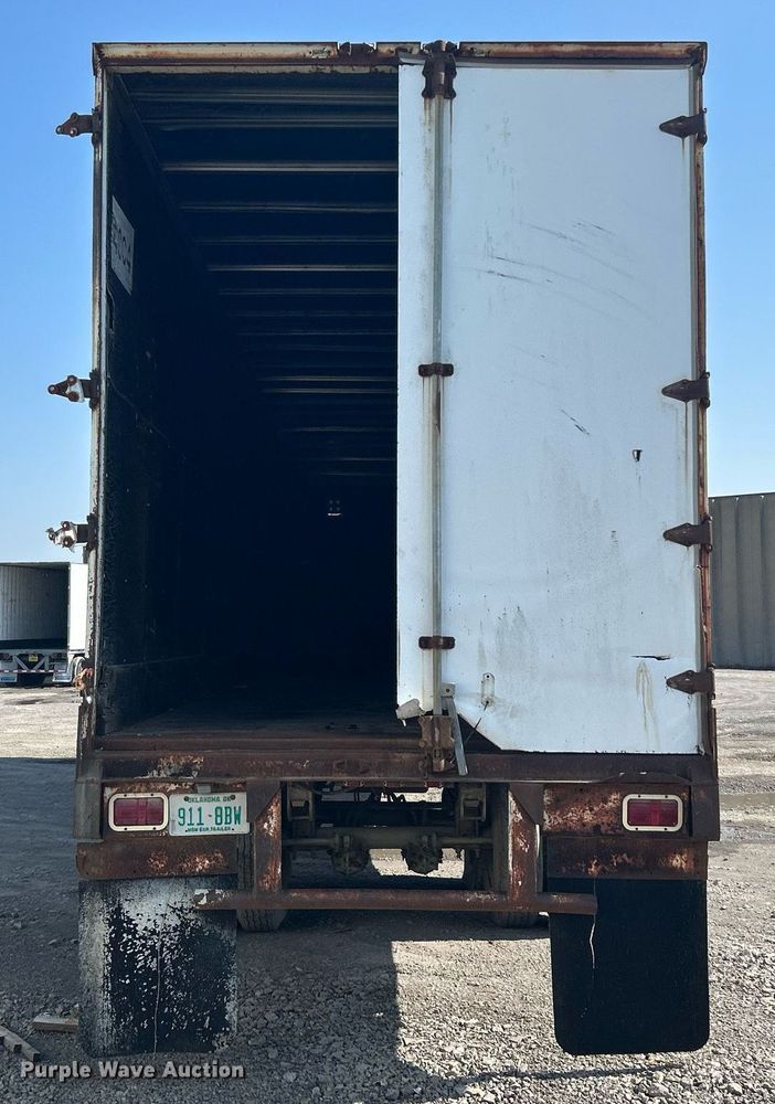 image for item DJ6328 1983 Trailmobile 011A-1SAX  dry van trailer