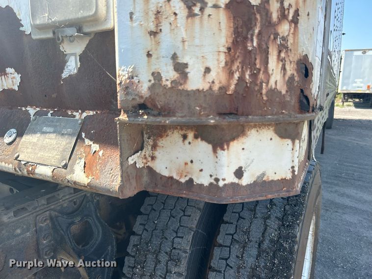 image for item DJ6328 1983 Trailmobile 011A-1SAX  dry van trailer