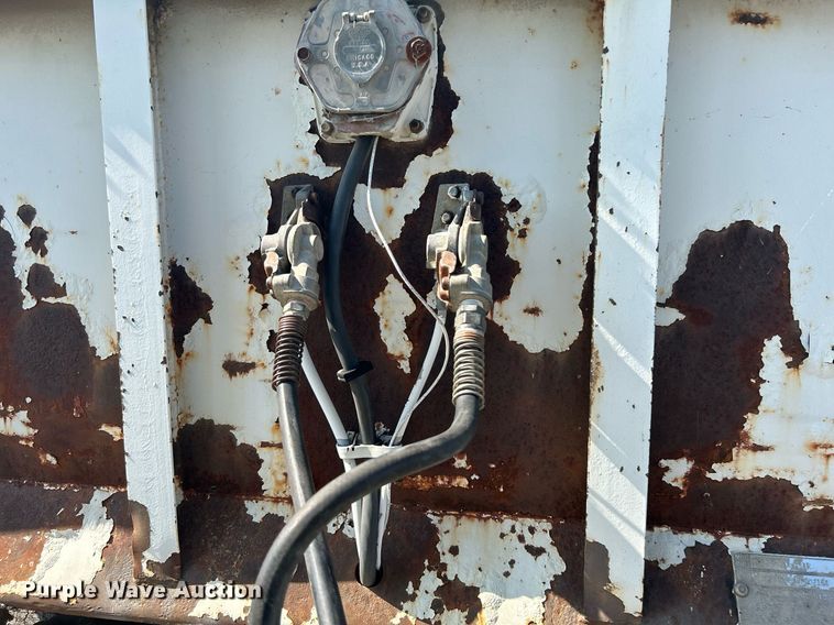 image for item DJ6328 1983 Trailmobile 011A-1SAX  dry van trailer