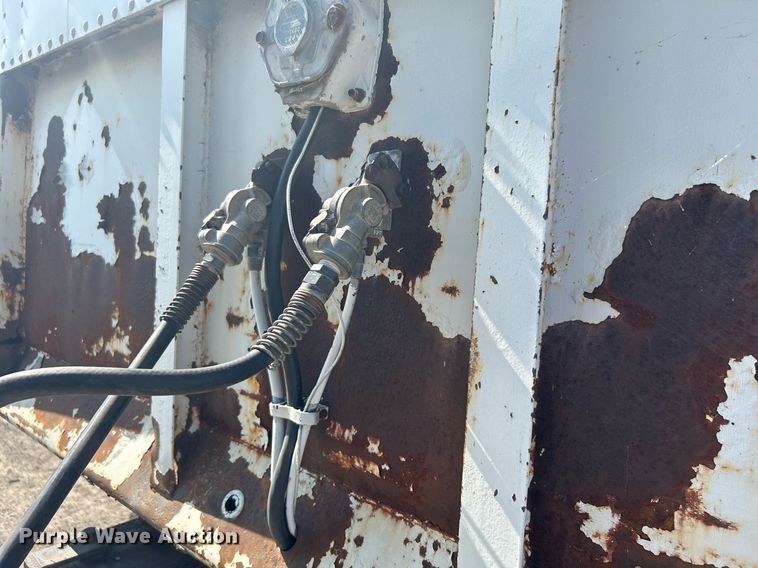 image for item DJ6328 1983 Trailmobile 011A-1SAX  dry van trailer