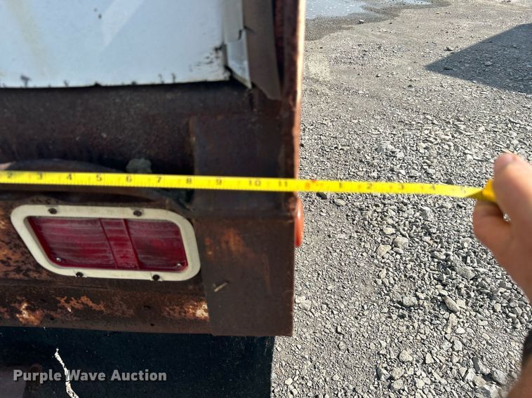 image for item DJ6328 1983 Trailmobile 011A-1SAX  dry van trailer