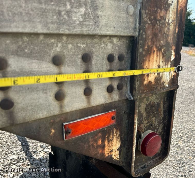 image for item DJ6328 1983 Trailmobile 011A-1SAX  dry van trailer