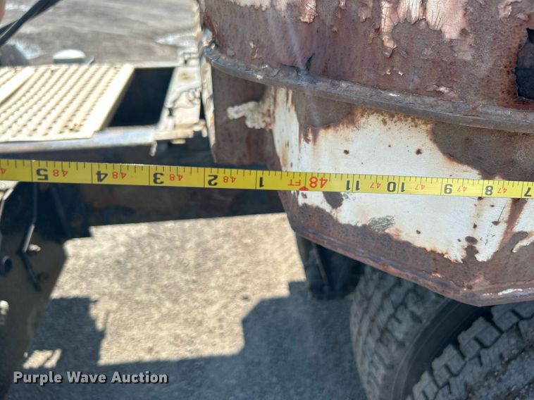 image for item DJ6328 1983 Trailmobile 011A-1SAX  dry van trailer