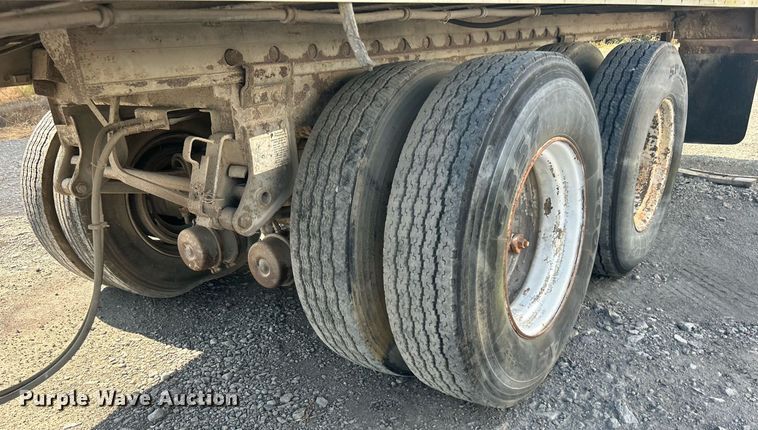 image for item DJ6328 1983 Trailmobile 011A-1SAX  dry van trailer