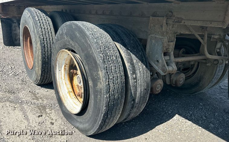 image for item DJ6328 1983 Trailmobile 011A-1SAX  dry van trailer