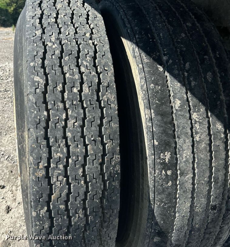 image for item DJ6328 1983 Trailmobile 011A-1SAX  dry van trailer