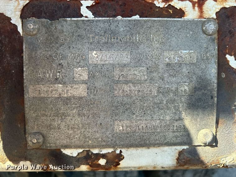 image for item DJ6328 1983 Trailmobile 011A-1SAX  dry van trailer