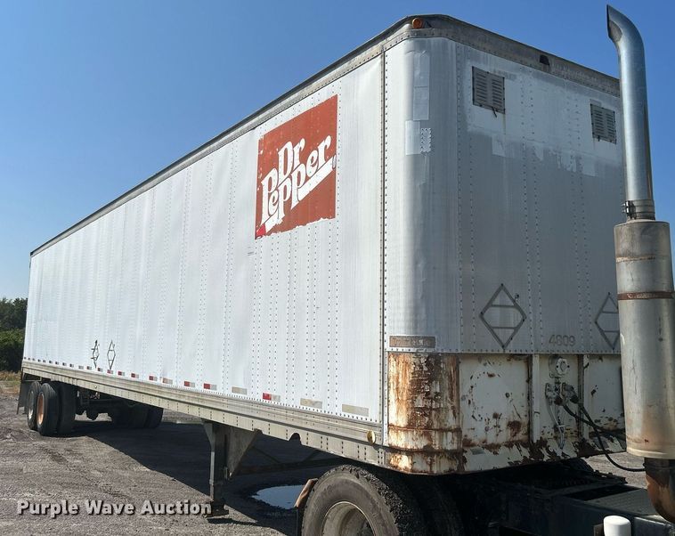 image for item DJ6330 1983 Trailmobile 011A-1SAX  dry van trailer