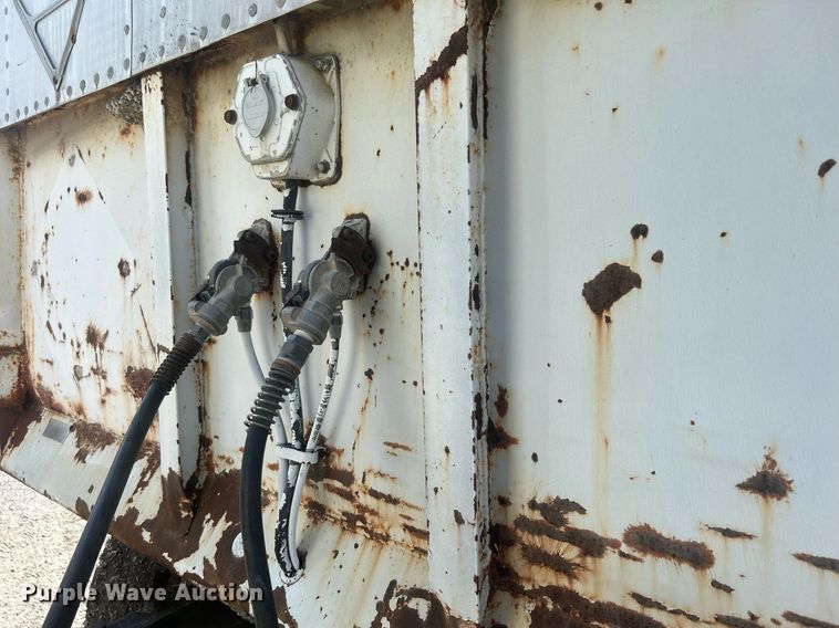 image for item DJ6330 1983 Trailmobile 011A-1SAX  dry van trailer