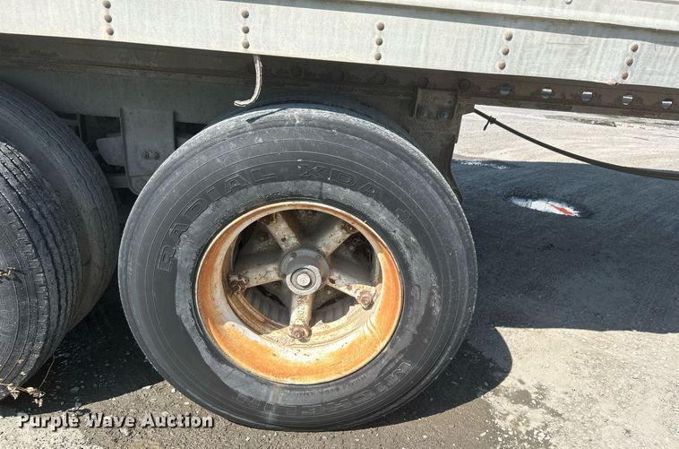 image for item DJ6330 1983 Trailmobile 011A-1SAX  dry van trailer