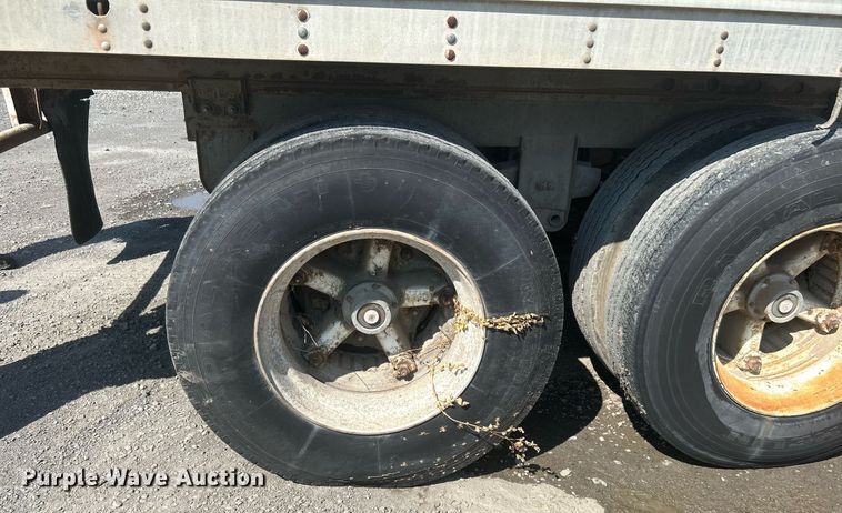 image for item DJ6330 1983 Trailmobile 011A-1SAX  dry van trailer