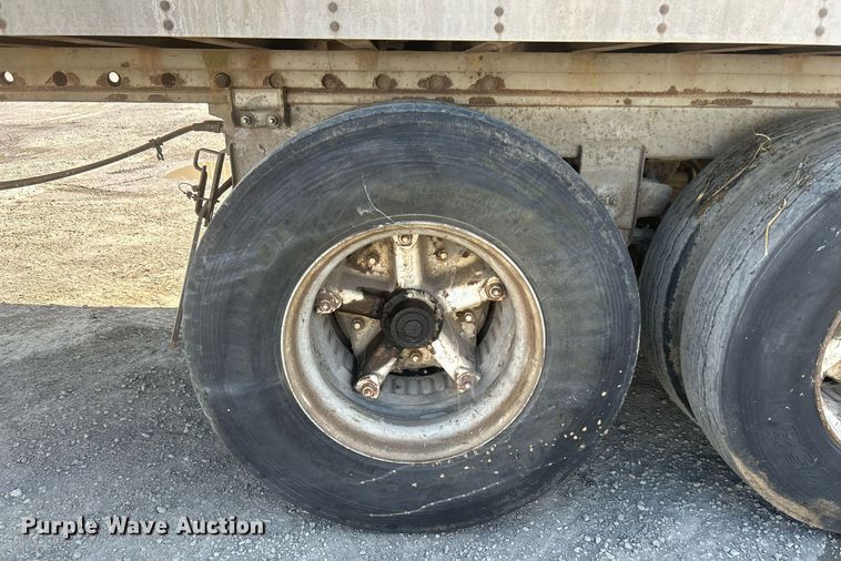 image for item DJ6330 1983 Trailmobile 011A-1SAX  dry van trailer